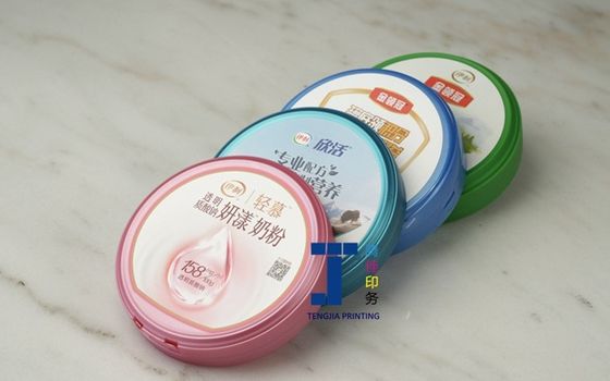Nhãn dán tròn bóng trong khuôn để kết thúc bề mặt bền và hình dạng độc đáo